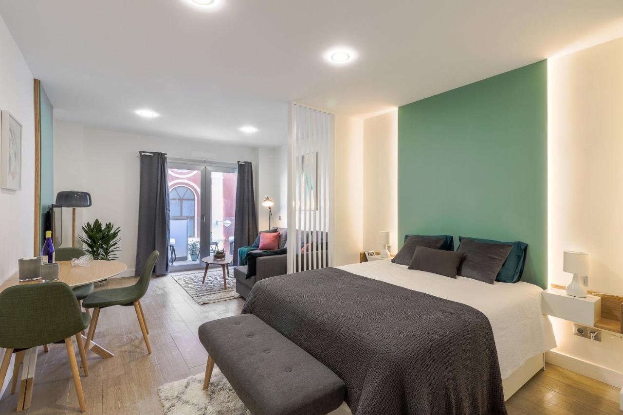 Flatguest Blue Sea - Canteras Beach - Balcony لاس بالماس دي غران كاناريا المظهر الخارجي الصورة