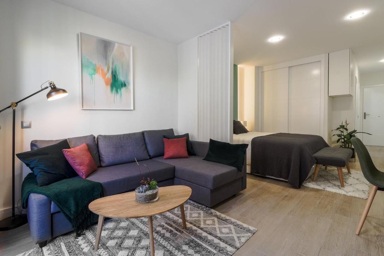Flatguest Blue Sea - Canteras Beach - Balcony لاس بالماس دي غران كاناريا المظهر الخارجي الصورة